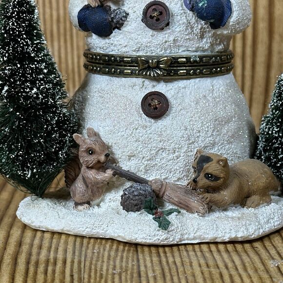 Snowman‎ Resin Figure Trinket Box 6.5” Detailed Christmas Bottle Brush Trees - Picture 3 of 11